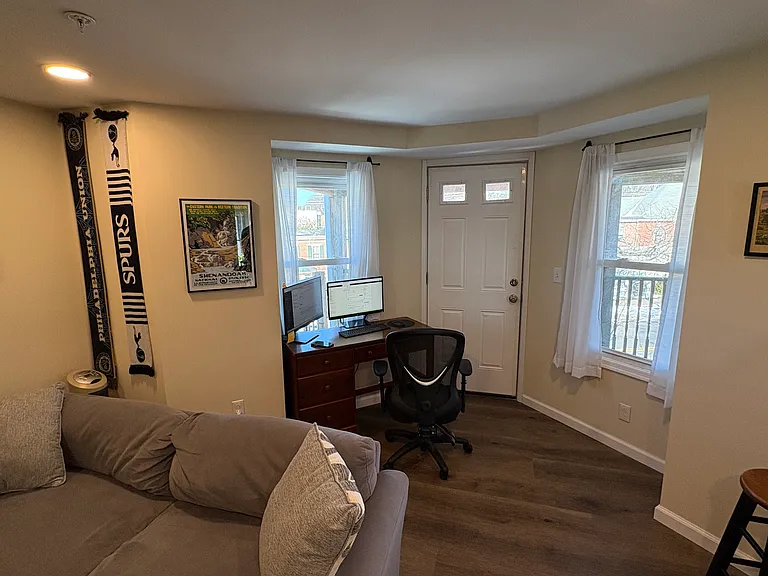 1922 Delaware Ave #6 — Photo 8