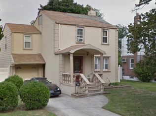 106 Nassau St, Elmont, NY 11003