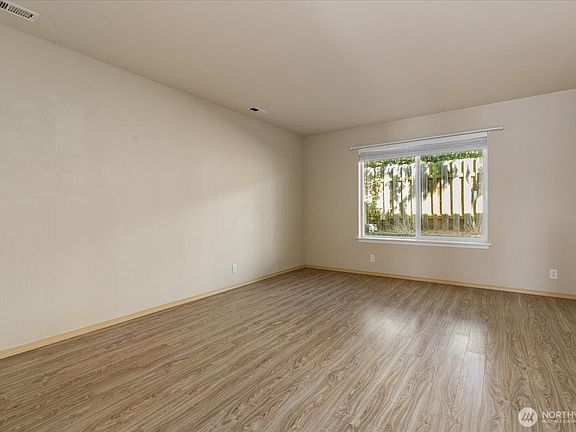 5th image of 210 NE Melrose Drive