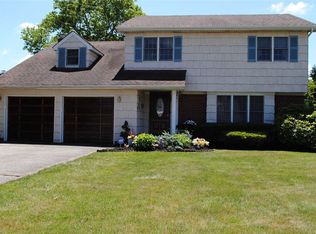 1910 Jackson Ave, West Islip, NY 11795