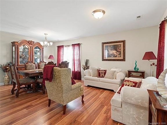 3rd image of 5117 Stone Park Dr #5