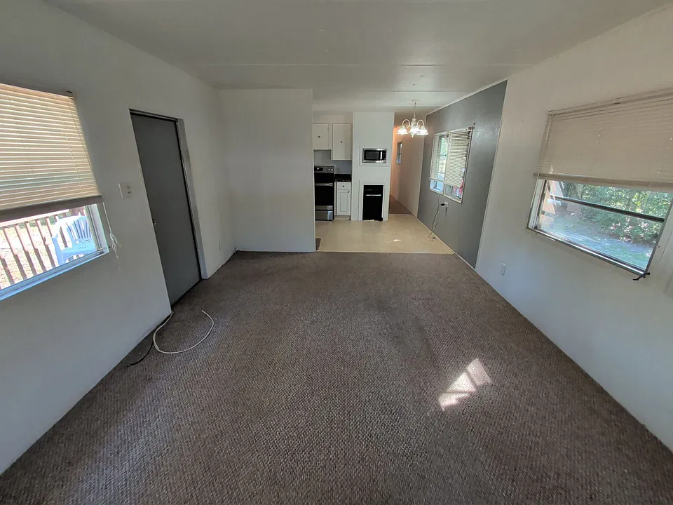 8450 W Gen Chennault Ln