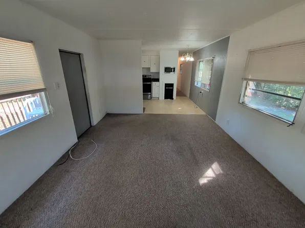 8450 W Gen Chennault Ln, Crystal River, FL 34429
