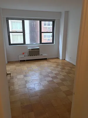 Rented by Carlyle Property Management | media 6