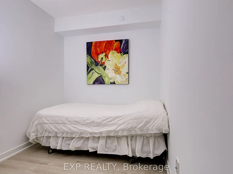 8 Trent Ave #410 — Photo 16