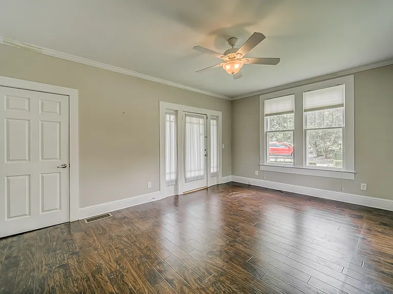 121 Brown St — Photo 22