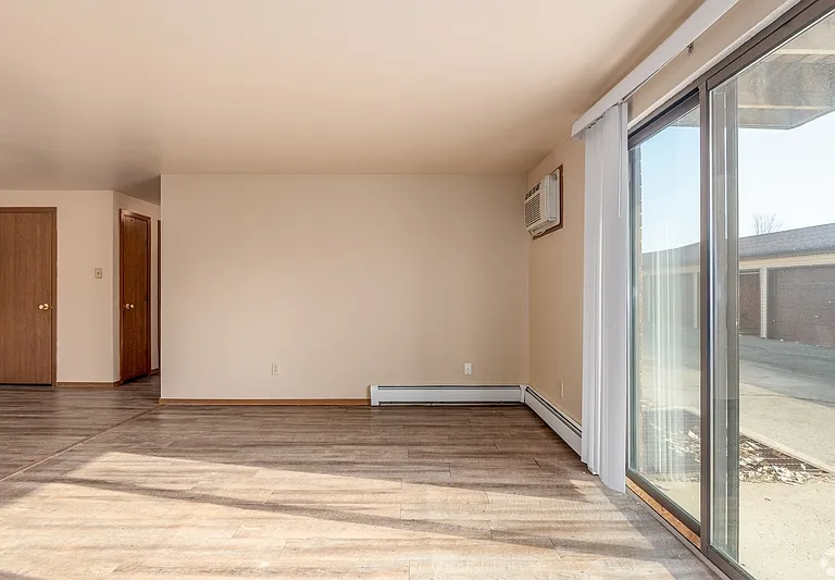 1721 Lenwood Ave #16 — Photo 6