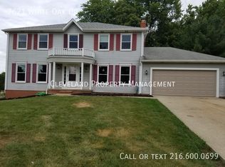 7621 White Oak Dr, Solon, OH 44139
