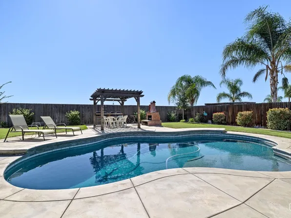 9305 Almond Creek Dr, Bakersfield, CA 93311