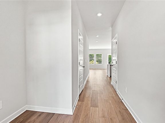 5th image of 446 Blissful Ct