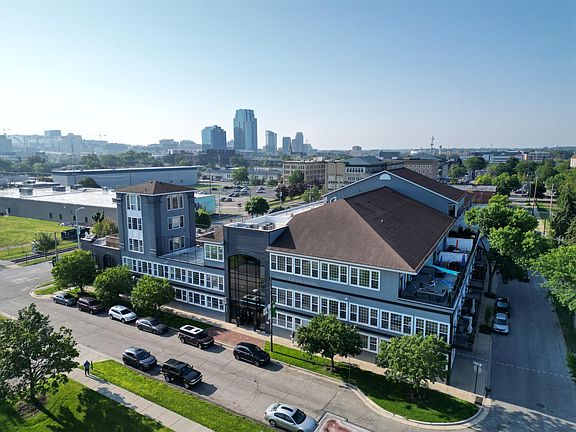 2nd image of 600 7th St NW Unit 209