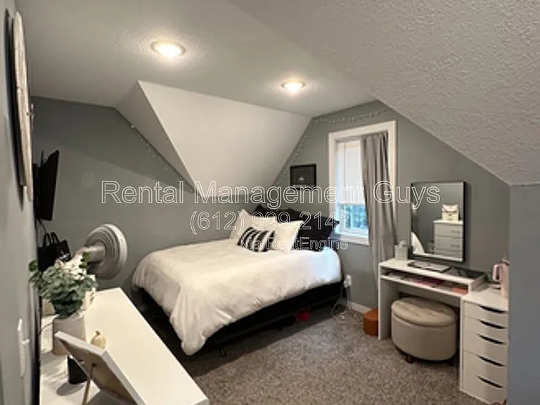 2057 Carroll Ave #1 — Photo 6