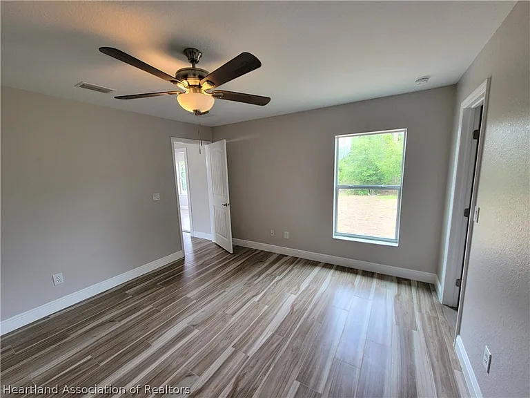 4410 Lake Haven Blvd — Photo 13