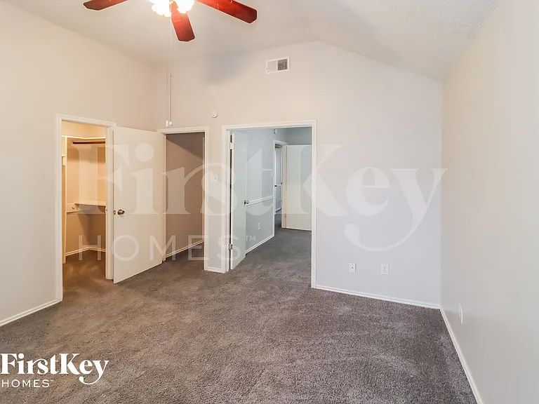 3200 Creekwood Ln — Photo 9