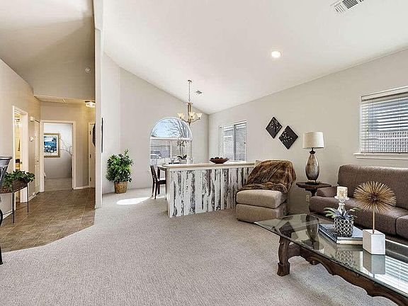 3rd image of 553 Mountain View Dr