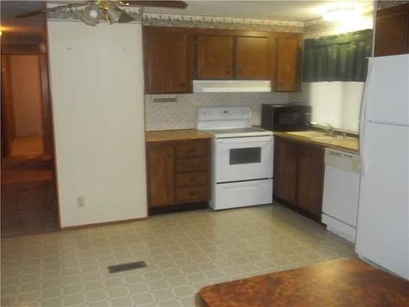 3rd image of 6445 Smith Ln
