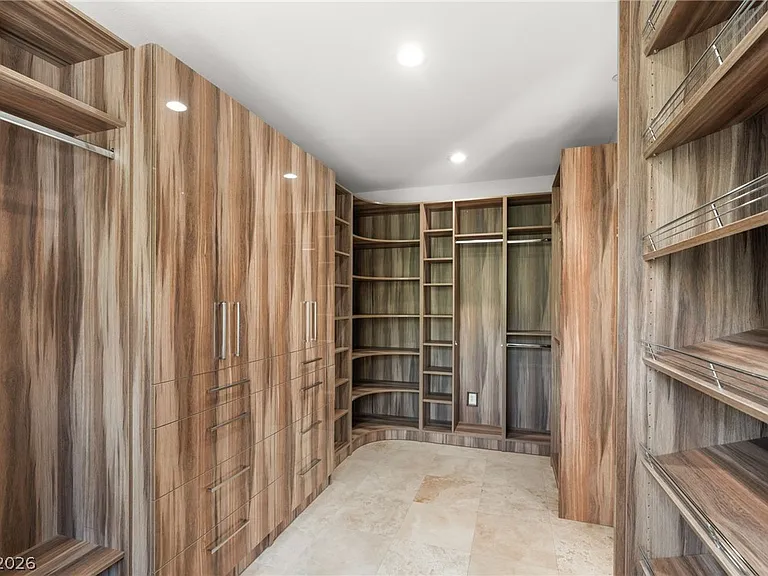 1635 Liege Dr — Photo 37
