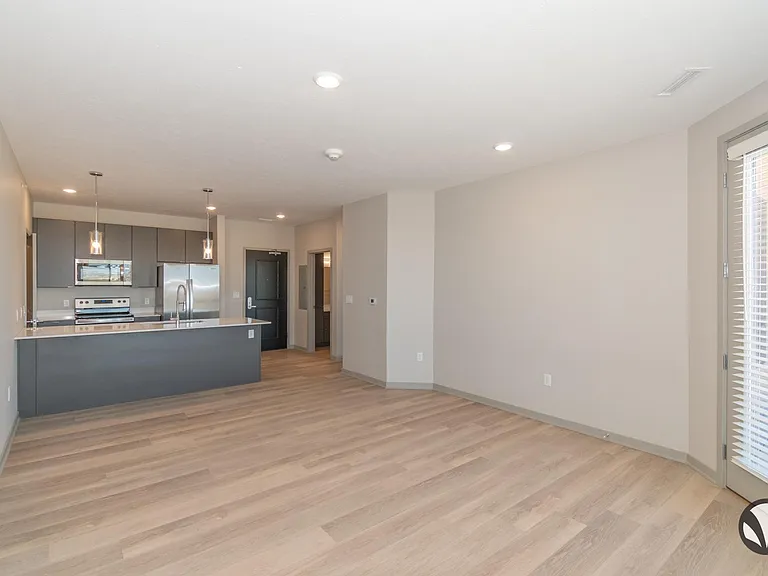 Chateau at Yankee Hill Apartments — Photo 58
