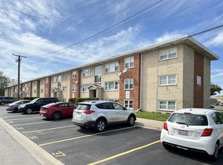 9610 Ivanhoe Ave #21, Schiller Park, IL 60176