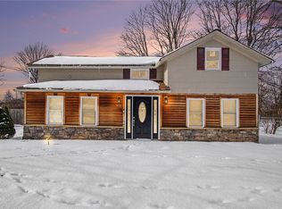 49 Summer Sky Dr, Rochester, NY 14623