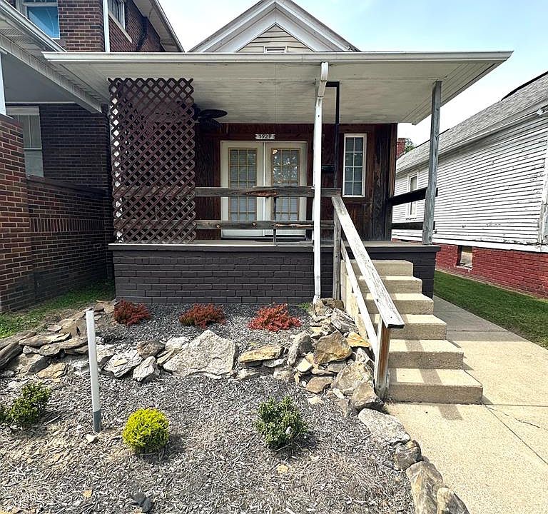 1st image of 3929 Rhodes Ave
