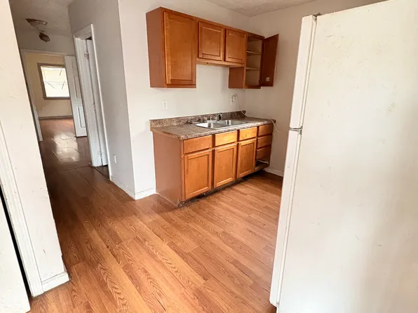 8209 Vine St APT 1, Cincinnati, OH 45216