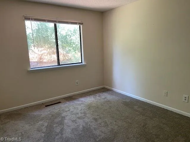 3 bed, 1588 sqft, $1,650 — Photo 3