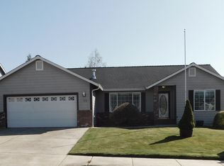 169 NW Woodduck St, Winston, OR 97496