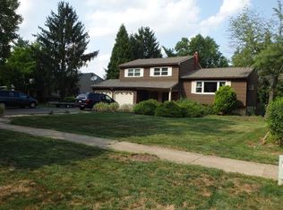 62 Henderson Rd, Kendall Park, NJ 08824