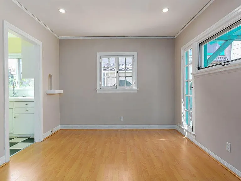 615 S Columbus Ave — Photo 6