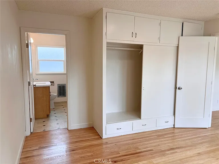 7957 Milton Ave — Photo 17