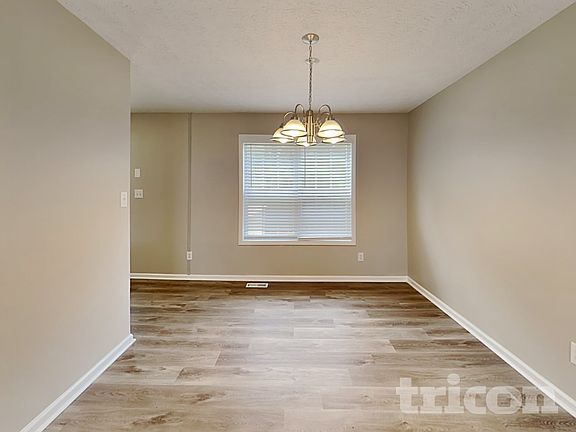 3rd image of 119 Glenda Ct