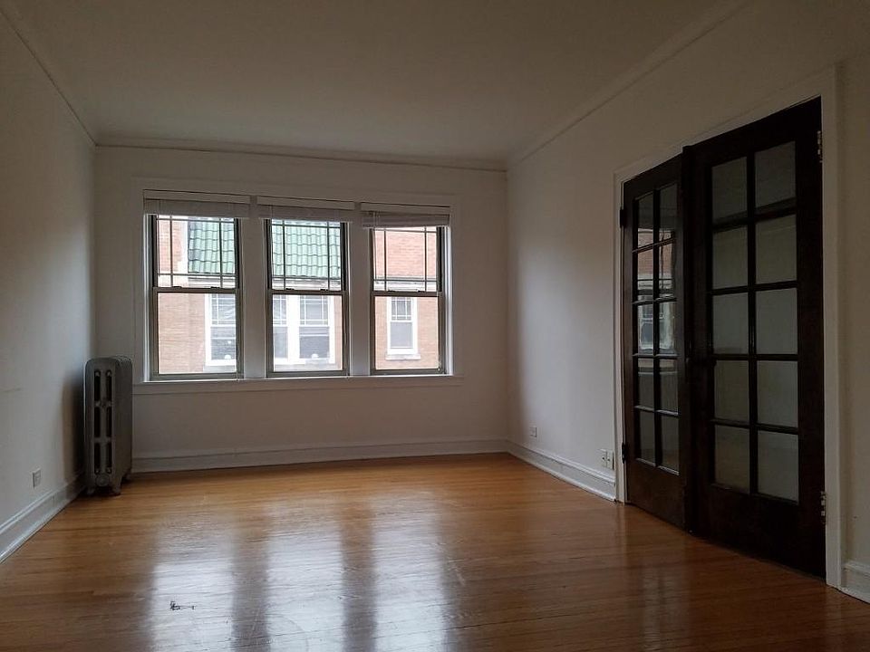 1st image of 4501 N Greenview Ave APT 2E