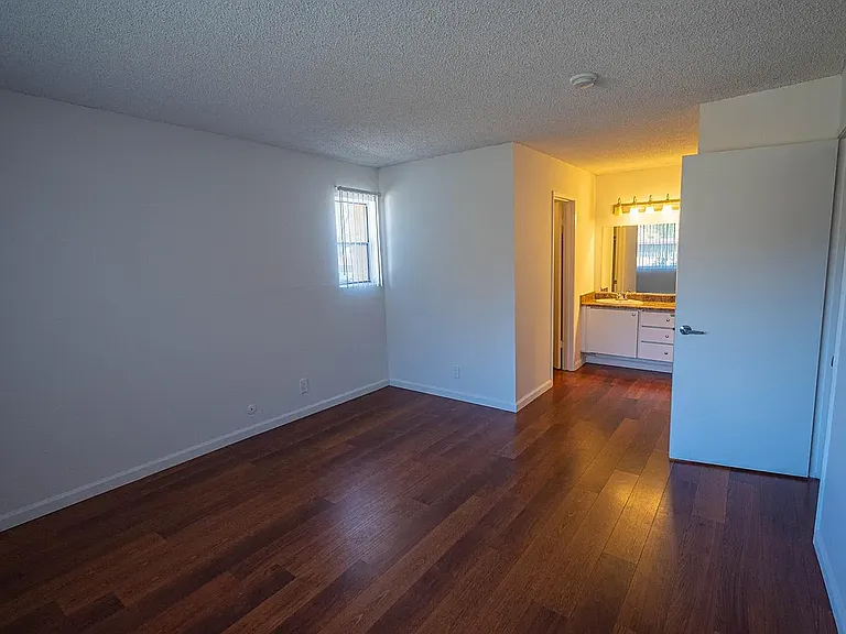 The Chestnut 2+2 primary bedroom