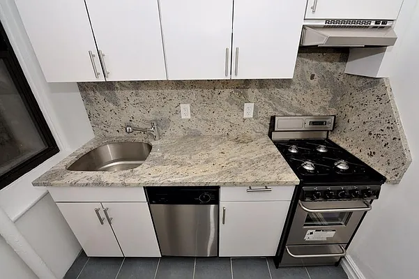 Rented by Aether Property Group | media 3