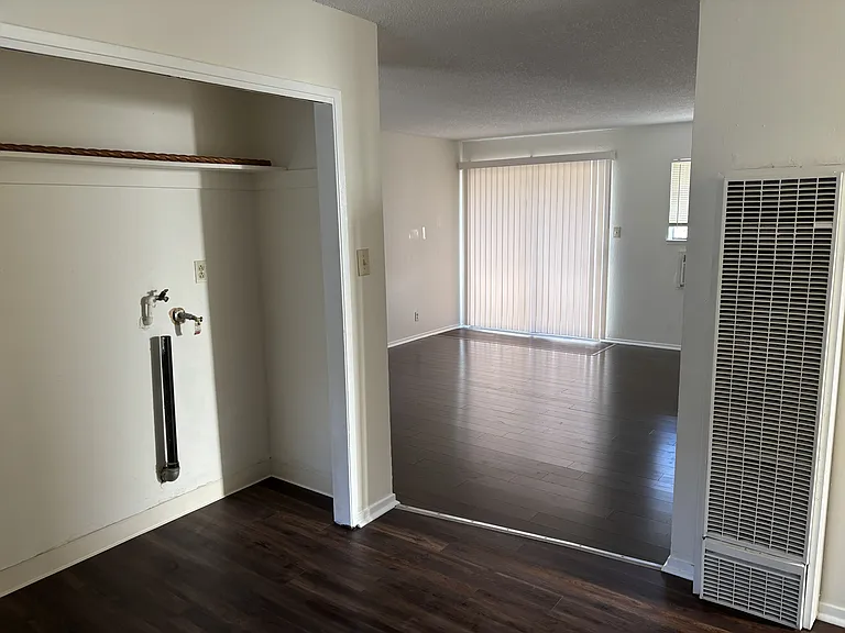 Clearland Dr — Photo 2