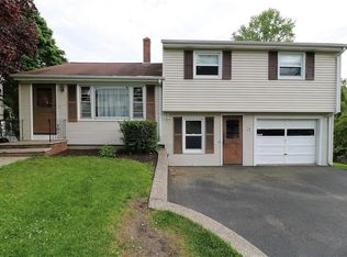 9 Fairhaven Rd, Cumberland, RI 02864