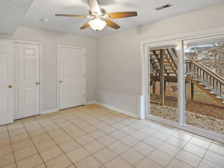 359 Montgomery Cir — Photo 36