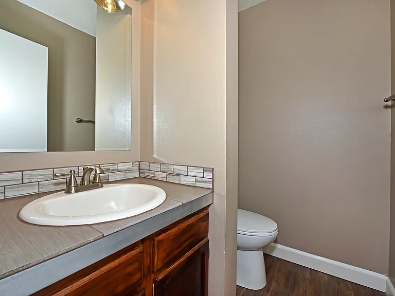 2350 Washo Cir — Photo 8