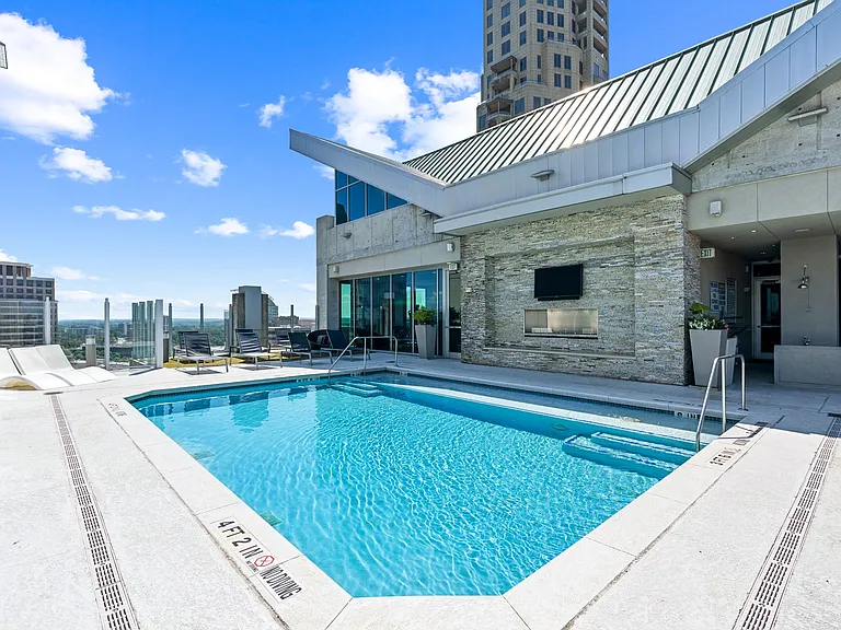 SkyHouse Buckhead — Photo 7