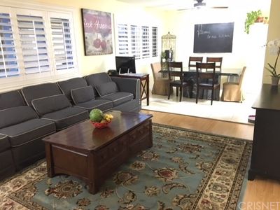 18547 Collins St APT B23, Tarzana, CA, 91356