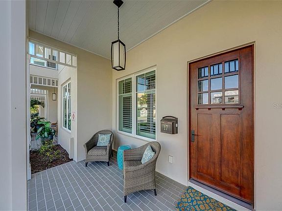 3rd image of 17 Country Club Ln