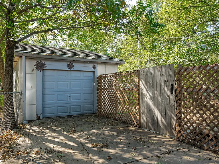 2119 W Sherwood Ave — Photo 19