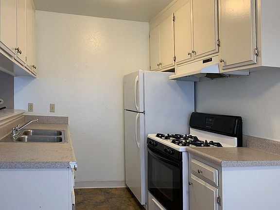 5th image of 2821 G St APT 9