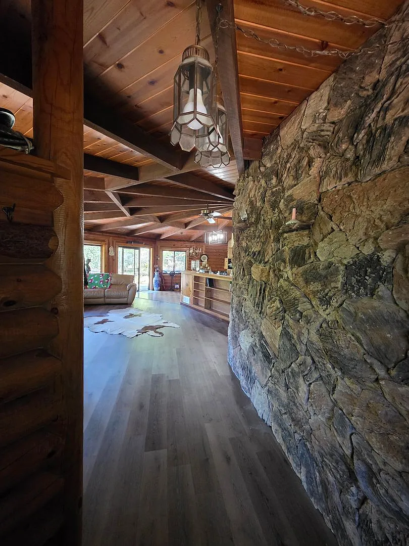 $3,500/month | 2 BD + Bonus Lower Level | 2 BA | 1,327 sq ft | 5.61 Acres | Detached 2-Car Garage — Photo 3
