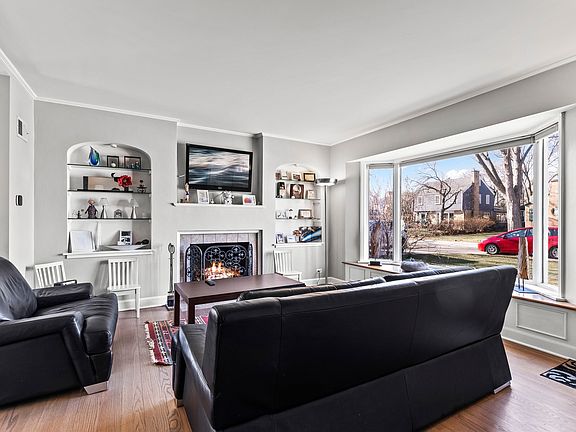 5th image of 327 Latrobe Ave
