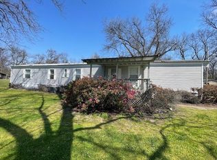 129 Hummingbird Ln, Lake Village, AR 71653