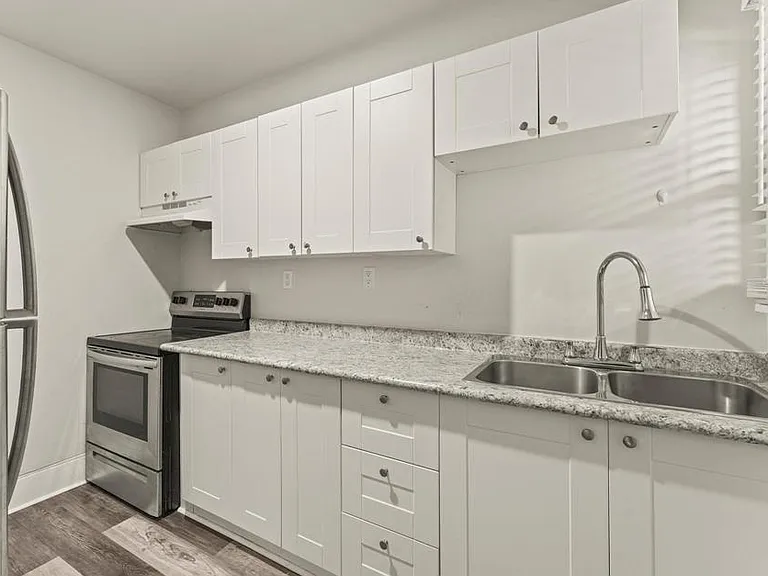 890 Howard Ave #890 — Photo 5