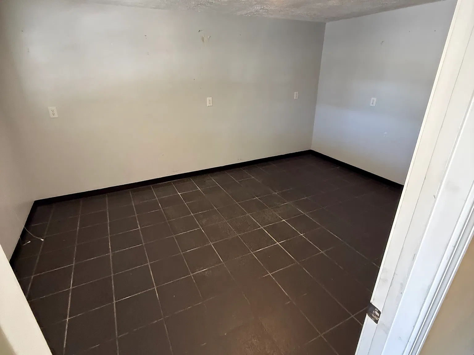 1 bed, 400 sqft, $750 — Photo 3