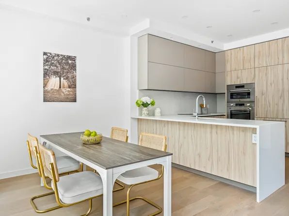 247 18th Street image 2 of 13